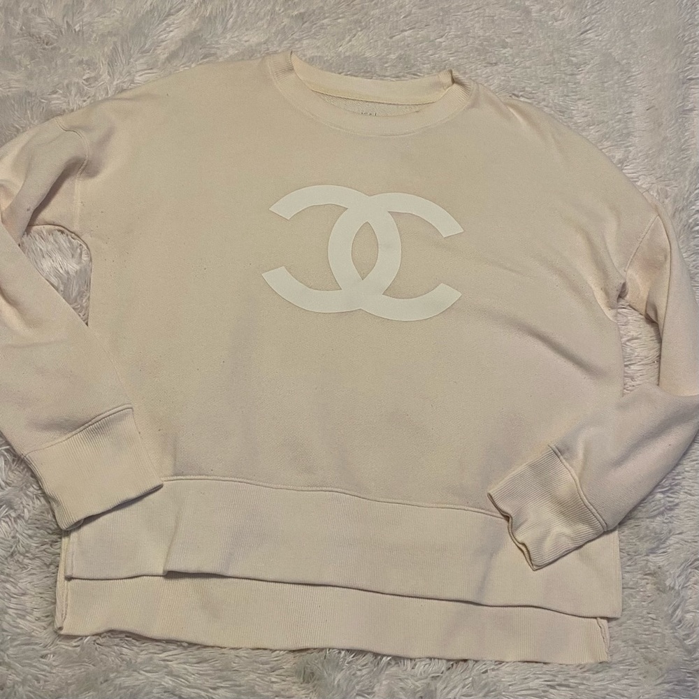 Hand pressed and designed Chanel logo sweatshirt-split waist